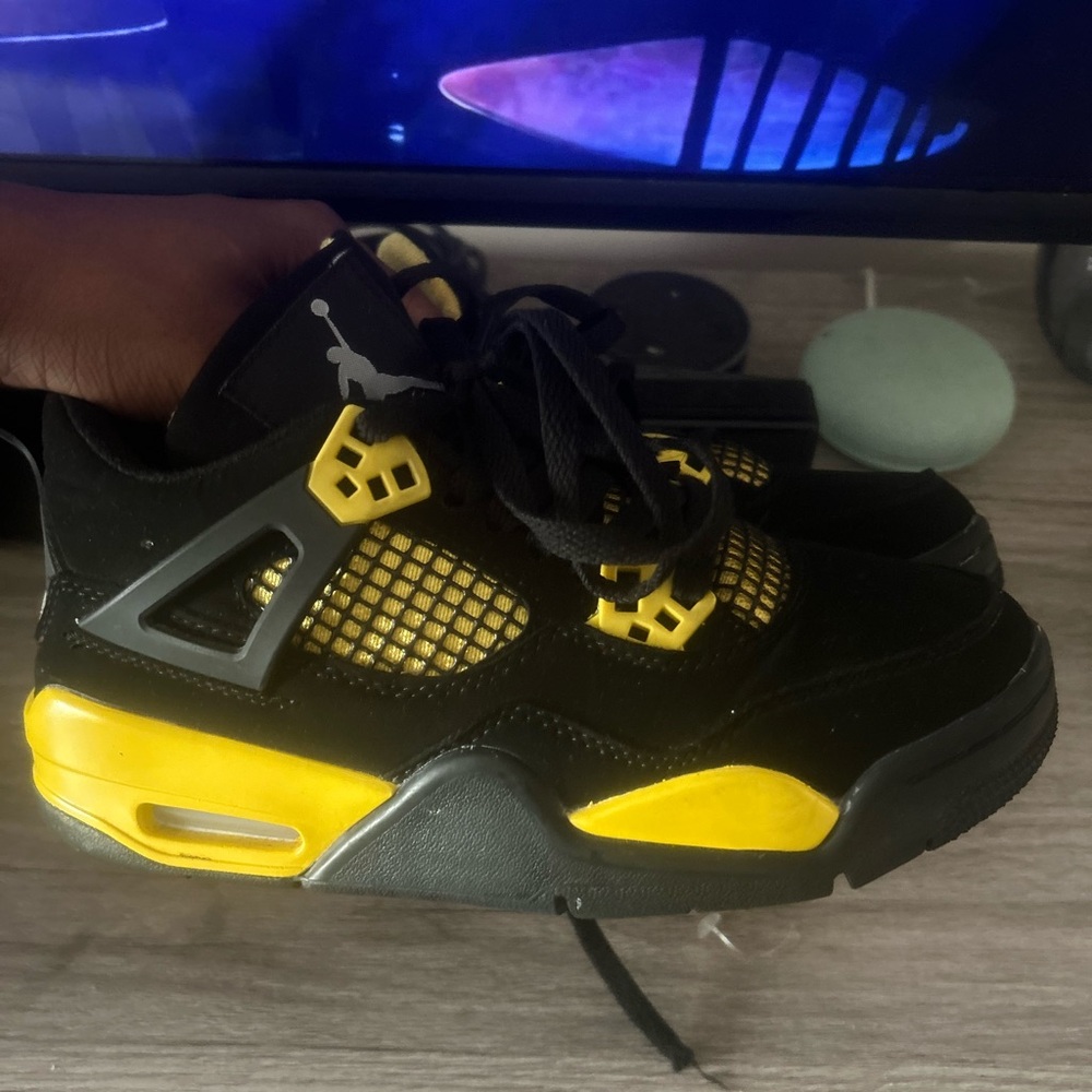 Jordan 4 nike Kids Sneakers Black Yellow 5.5y